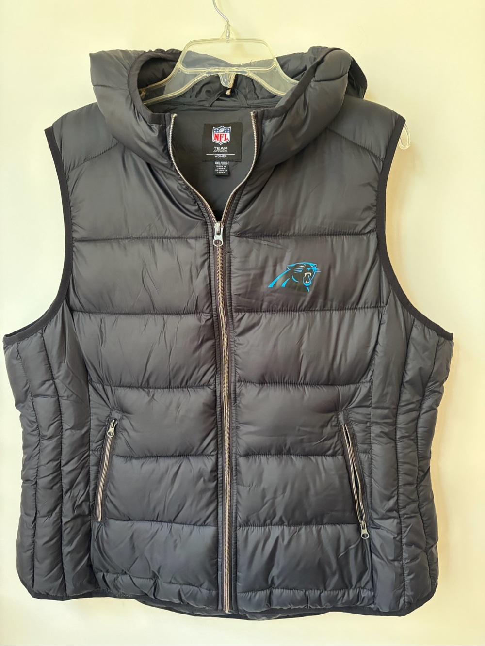 Carolina Panthers Women’s NFL Puffer Vest - Black with Teal Logo XXL pack able